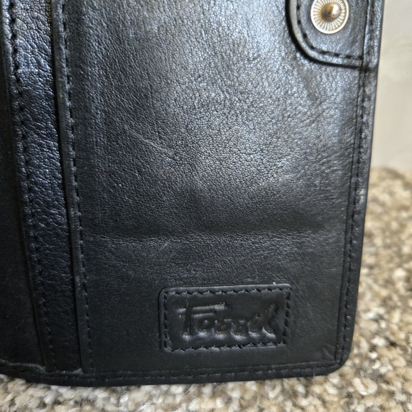 Fossil Black Leather Clutch Wallet - Picture 5 of 5